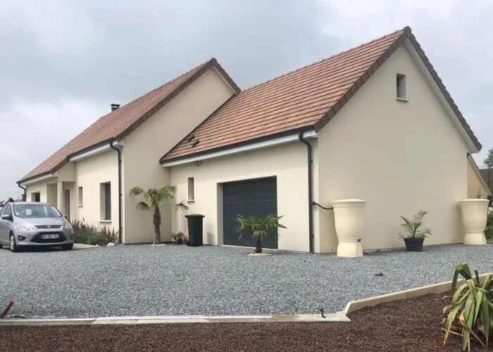 Maison écologique à Mareau avec 4 chambres, grande pièce de vie et jardin 