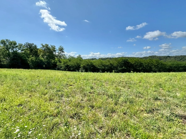 Terrain constructible à Cescau de 2080 m² avec vue exceptionnelle