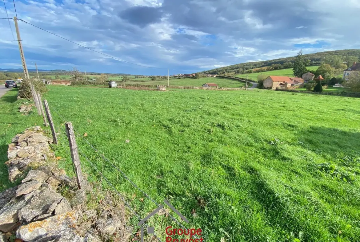 Terrain à bâtir de 2988 m² à Cluny, vue dégagée, hors lotissement 