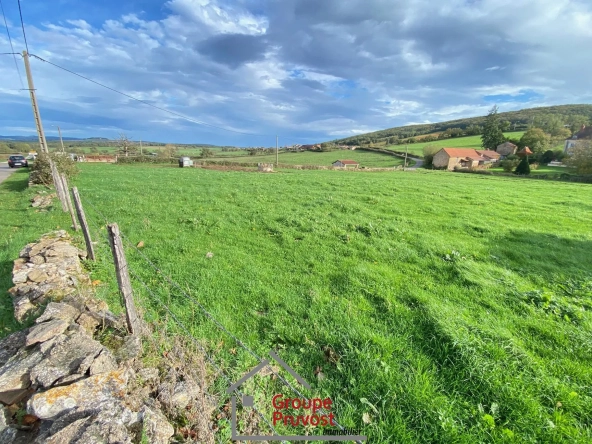Terrain à bâtir de 2988 m² à Cluny, vue dégagée, hors lotissement