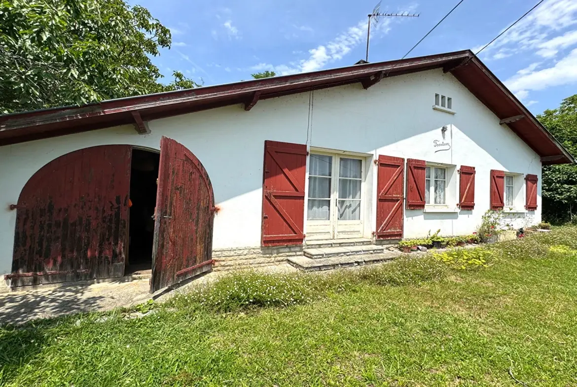 Maison à vendre à Bidache de 70 m² avec grand terrain et potentiel de rénovation 