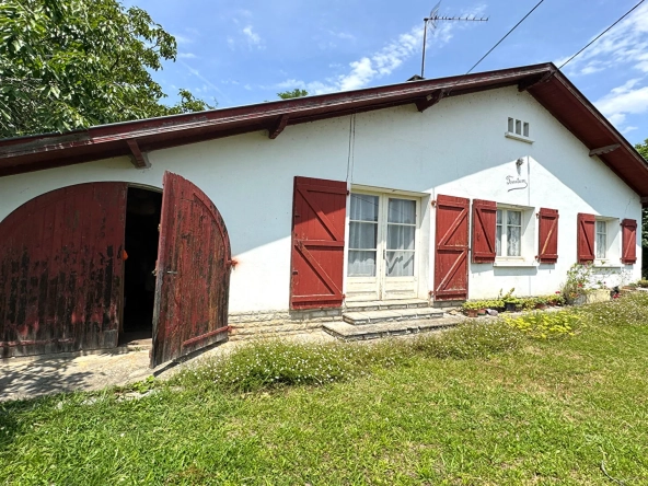 Maison à vendre à Bidache de 70 m² avec grand terrain et potentiel de rénovation