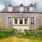 A vendre ensemble de deux maisons à Guerlesquin sur 12 000 m² avec potentiel locatif