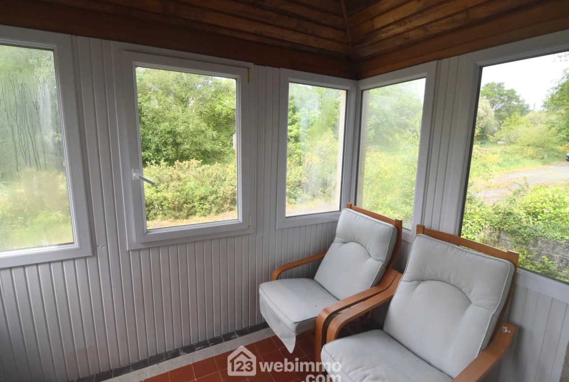 A vendre ensemble de deux maisons à Guerlesquin sur 12 000 m² avec potentiel locatif 