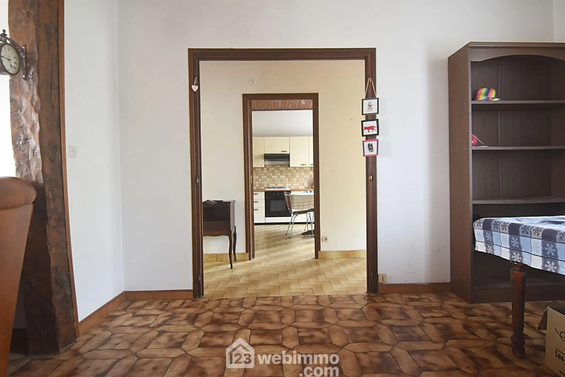 A vendre ensemble de deux maisons à Guerlesquin sur 12 000 m² avec potentiel locatif 