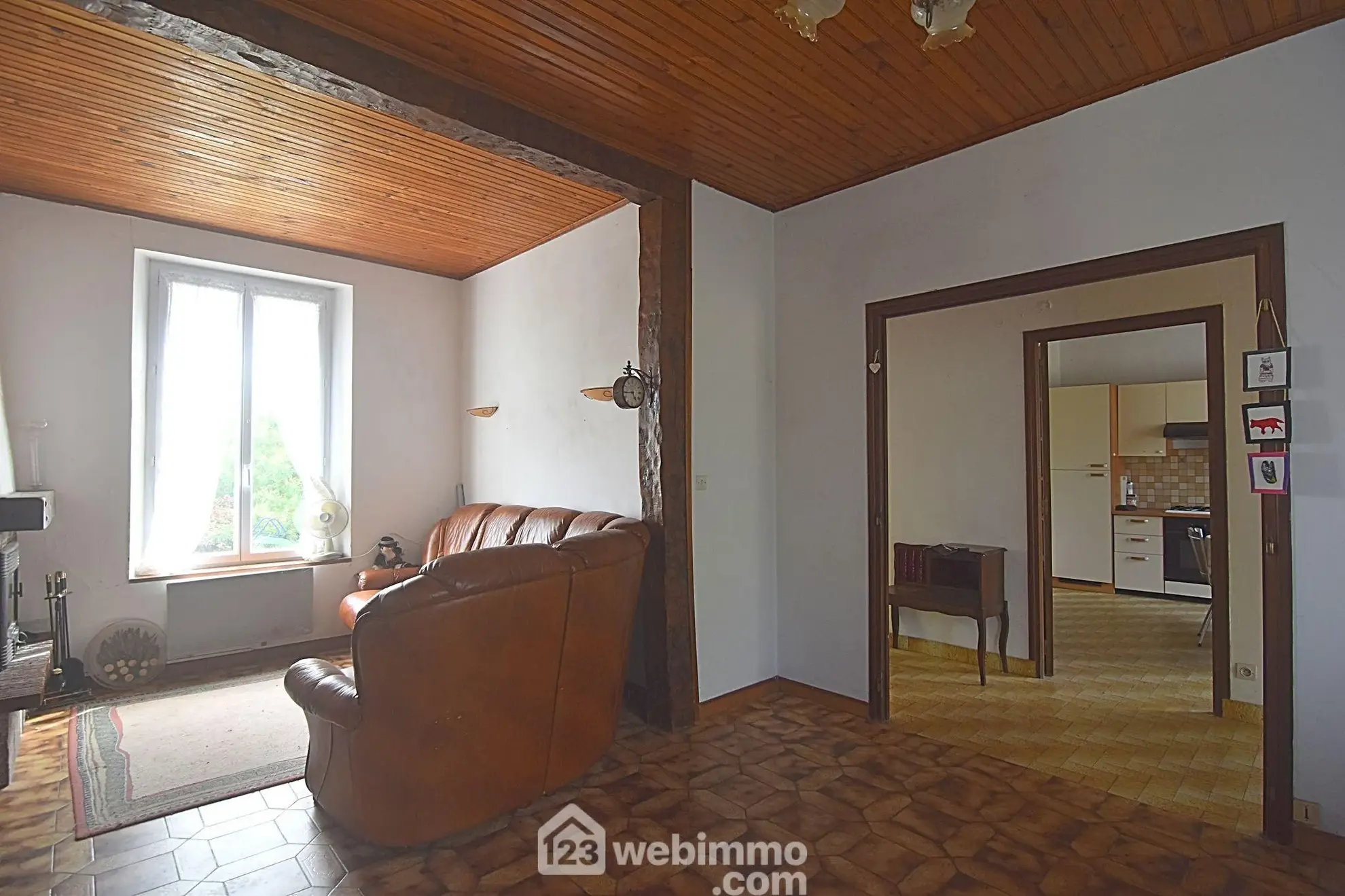 A vendre ensemble de deux maisons à Guerlesquin sur 12 000 m² avec potentiel locatif 