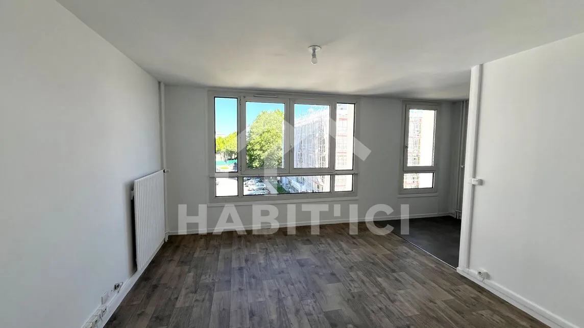 Appartement 3 pièces rénové avec parking à Guyancourt, Ligne 18 