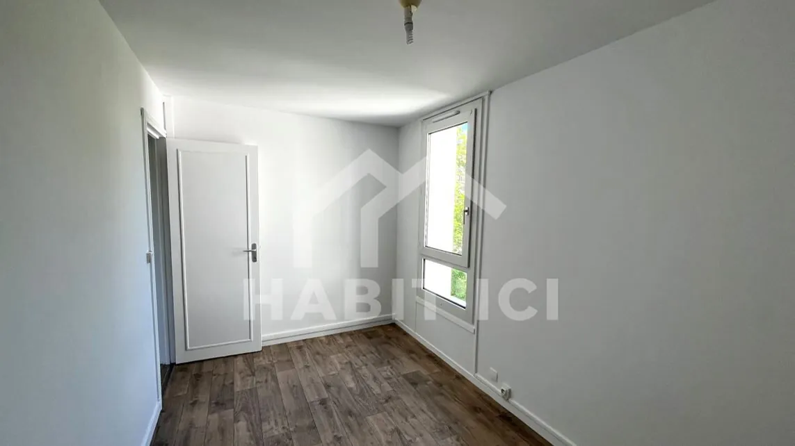 Appartement 3 pièces rénové avec parking à Guyancourt, Ligne 18 
