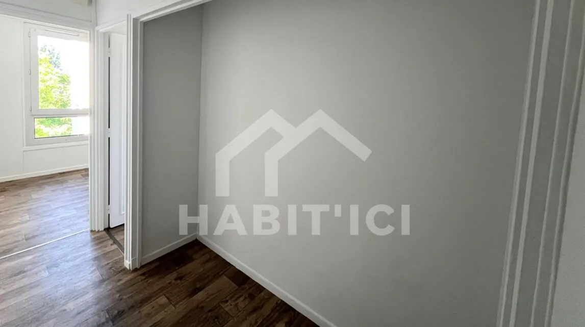 Appartement 3 pièces rénové avec parking à Guyancourt, Ligne 18 