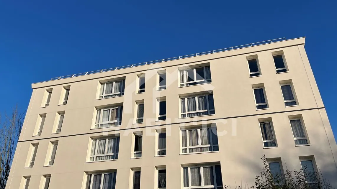 Appartement 3 pièces rénové avec parking à Guyancourt, Ligne 18 