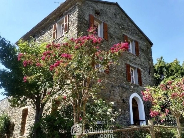 Charmante maison en pierre sèche de 140 m² à Giocatojo, Corse, avec jardin et terrasse