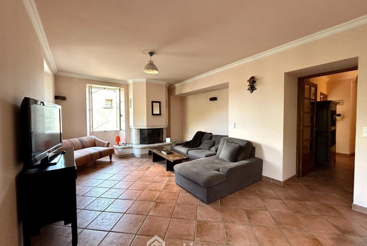 Charmante maison en pierre sèche de 140 m² à Giocatojo, Corse, avec jardin et terrasse 