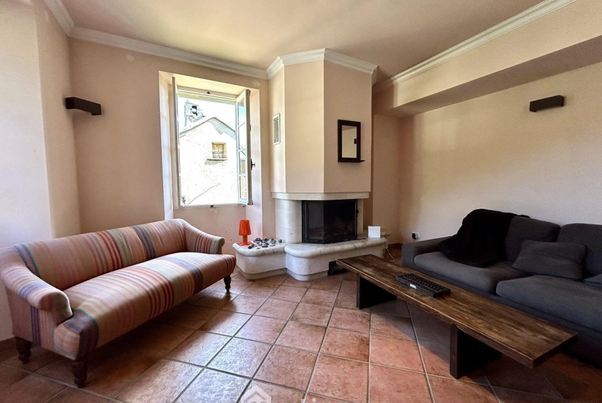 Charmante maison en pierre sèche de 140 m² à Giocatojo, Corse, avec jardin et terrasse 