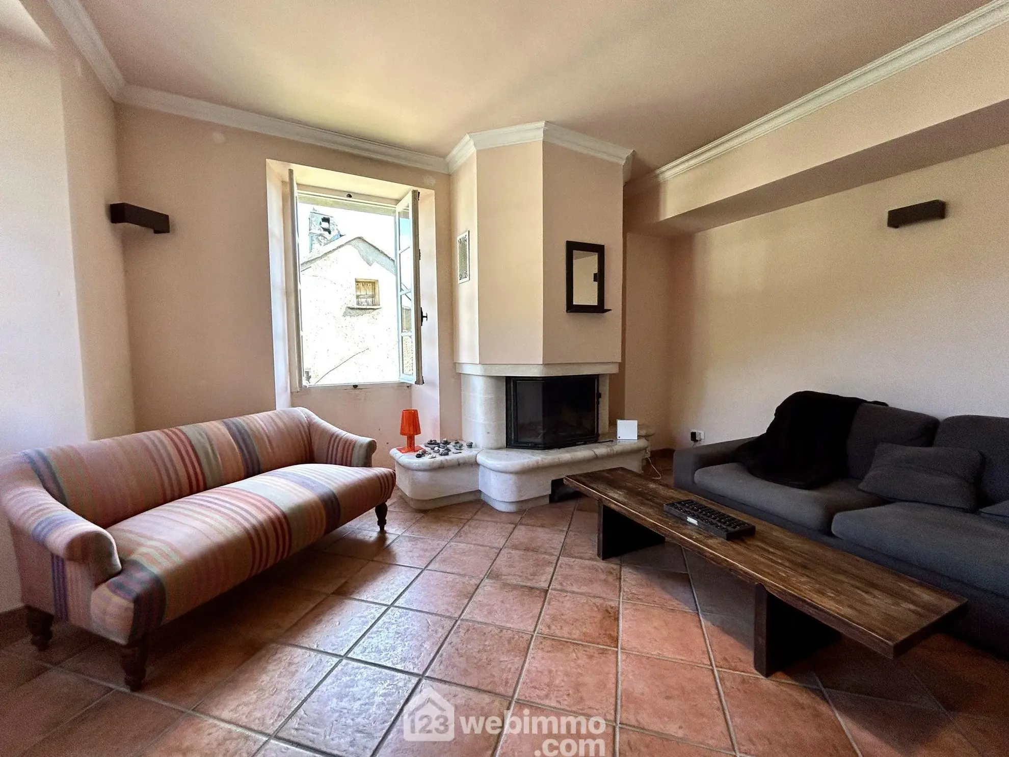 Charmante maison en pierre sèche de 140 m² à Giocatojo, Corse, avec jardin et terrasse 
