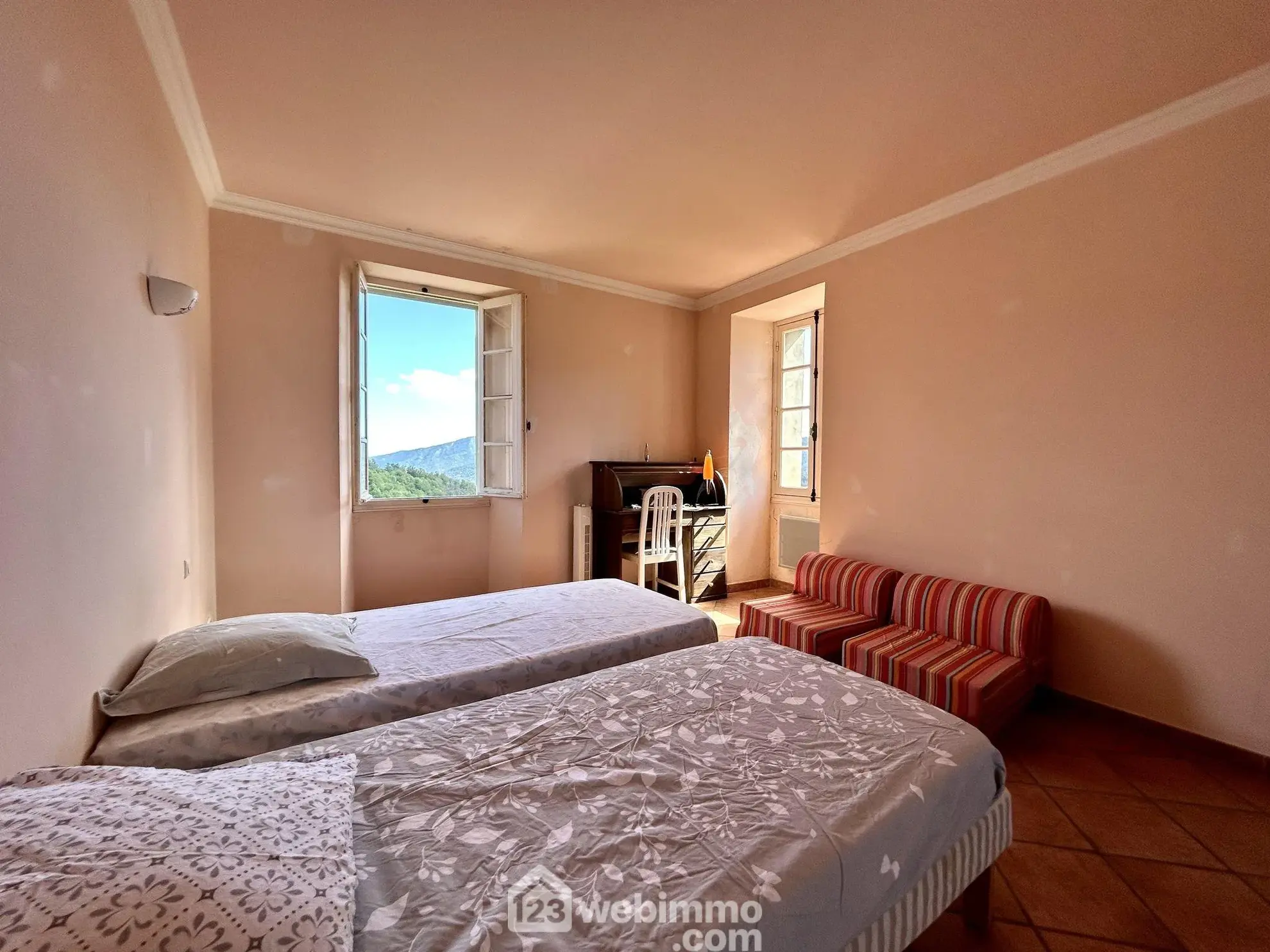 Charmante maison en pierre sèche de 140 m² à Giocatojo, Corse, avec jardin et terrasse 