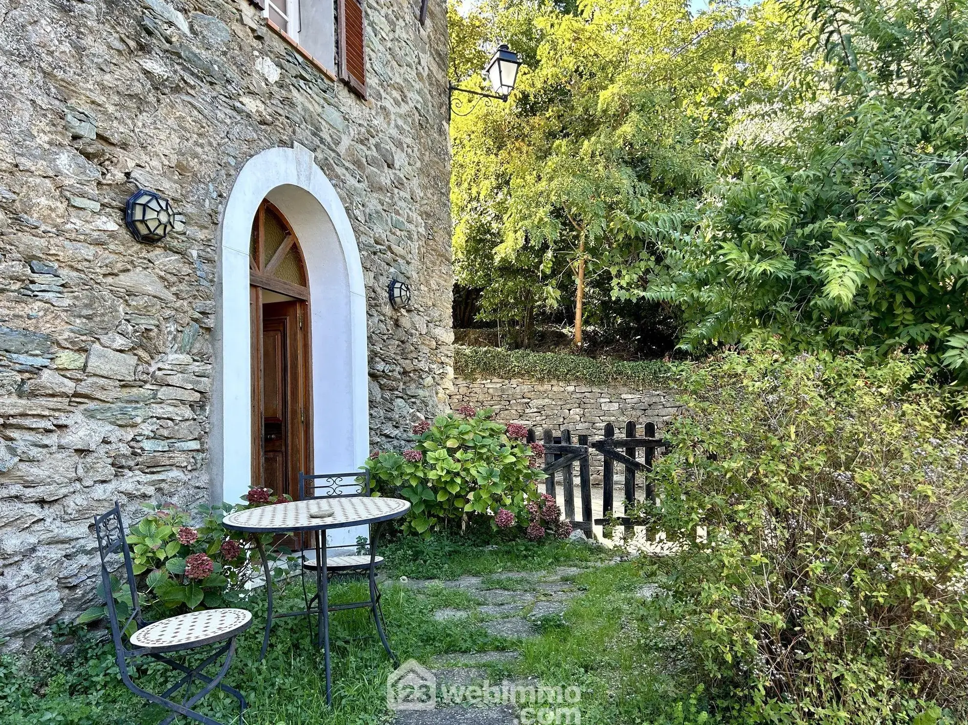 Charmante maison en pierre sèche de 140 m² à Giocatojo, Corse, avec jardin et terrasse 