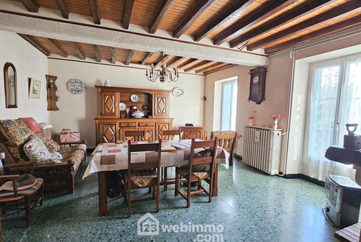 Charmante maison en pierre de 100 m² avec terrain à Milly-la-Forêt 