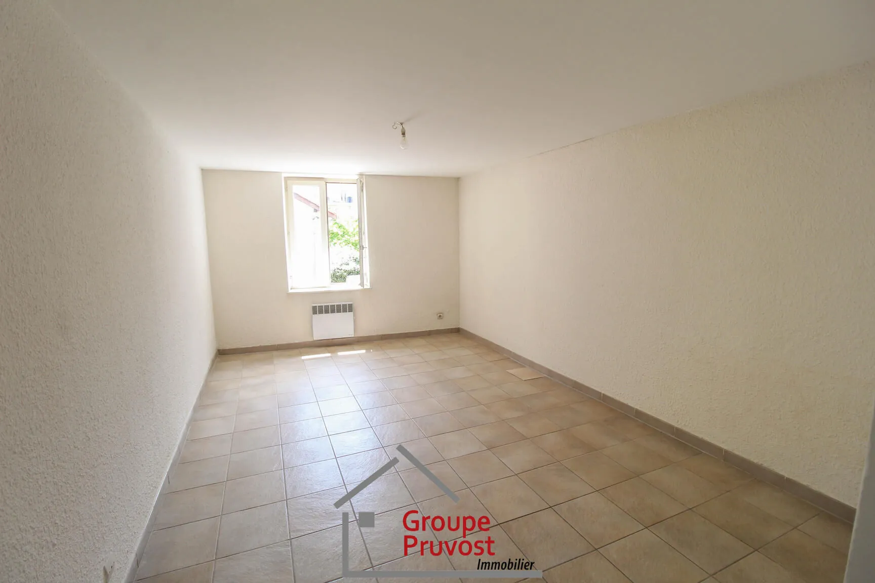 Appartement clair de 87 m² en vente à Villefranche-sur-Saône, centre-ville 