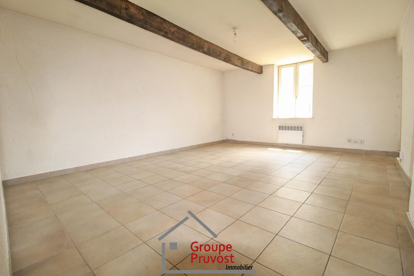 Appartement clair de 87 m² en vente à Villefranche-sur-Saône, centre-ville 