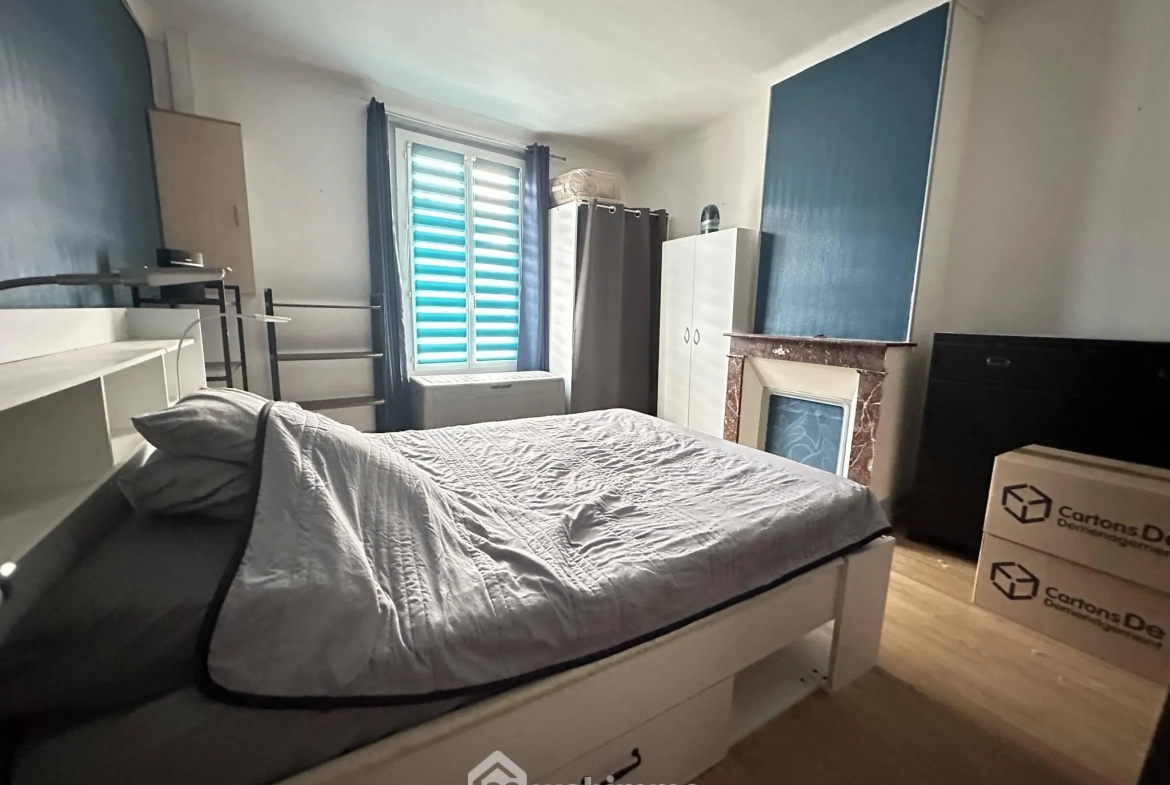 Ensemble immobilier à Crépy de 218 m² avec deux maisons et appartement loué 