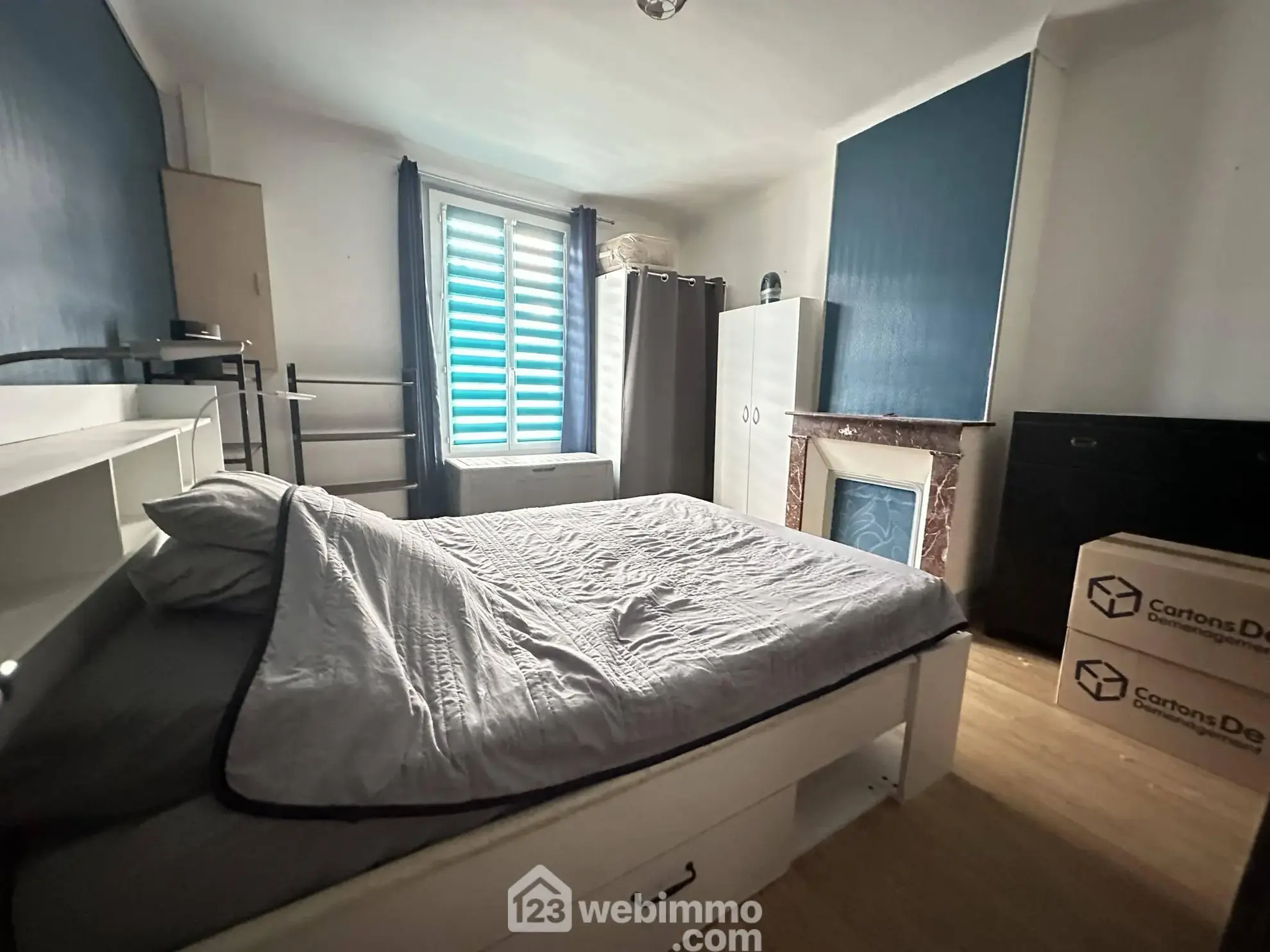 Ensemble immobilier à Crépy de 218 m² avec deux maisons et appartement loué 