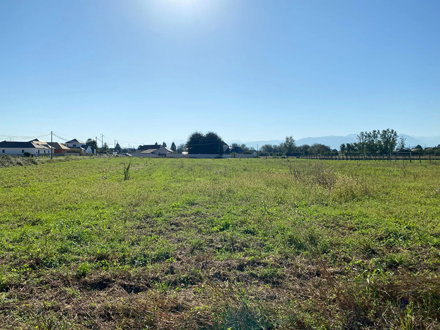 Terrain à bâtir de 600m² à Assat avec vue sur les Pyrénées 