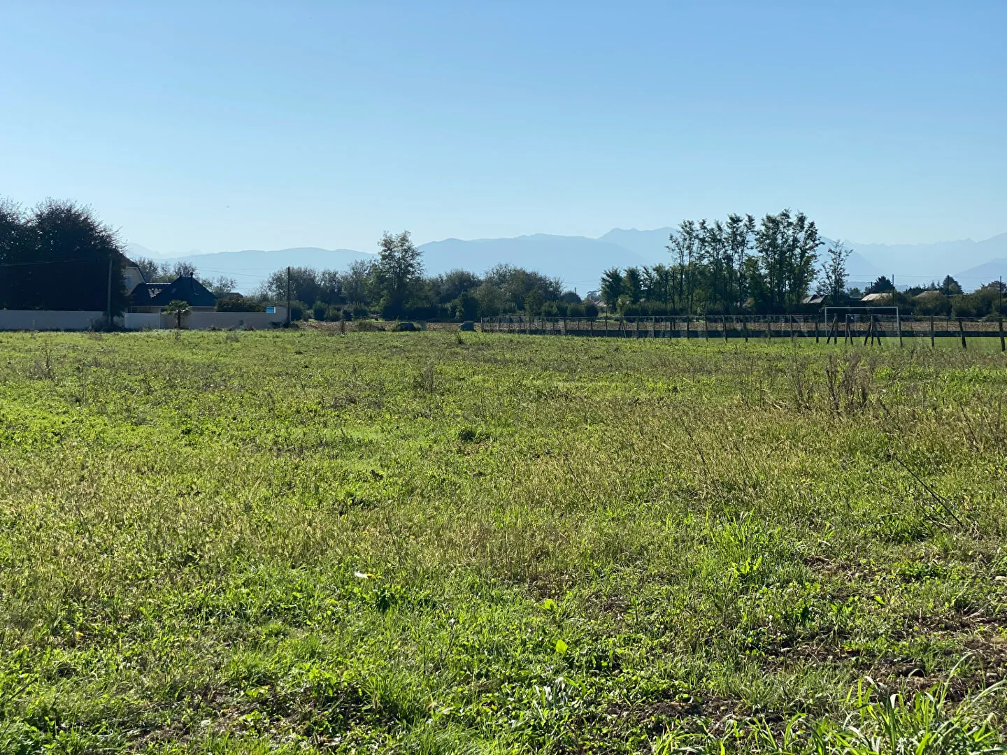 Terrain à bâtir de 600m² à Assat avec vue sur les Pyrénées 