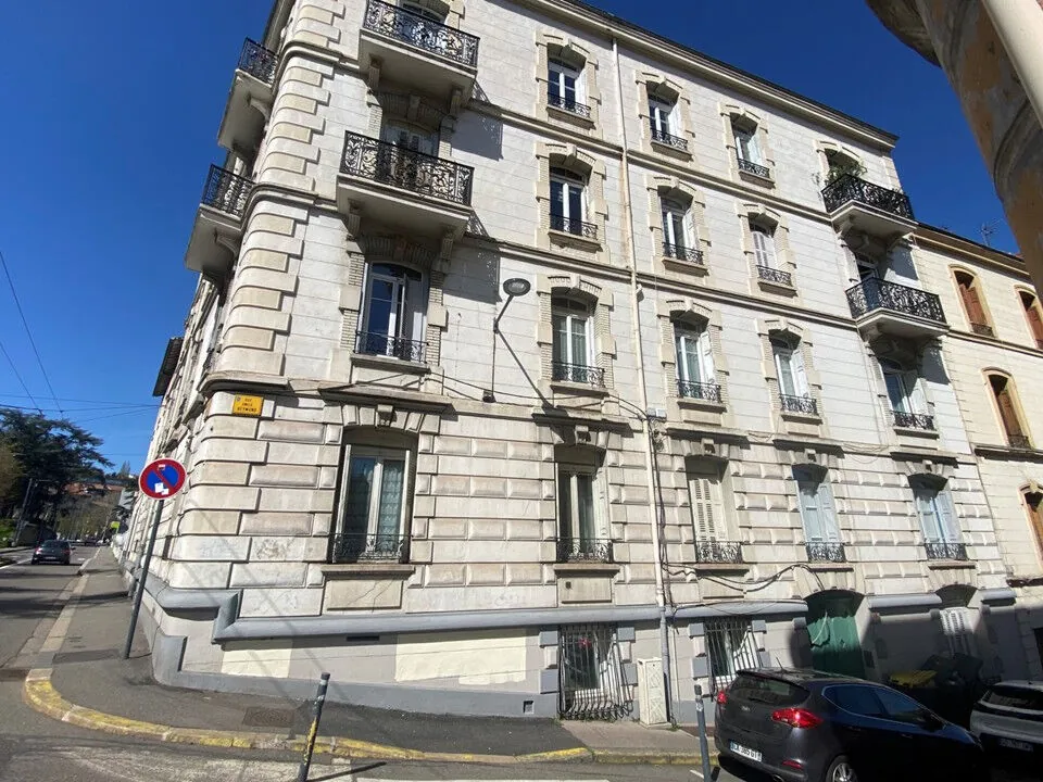 Charmant appartement de 48 m² à Saint Etienne en vente ou à louer 