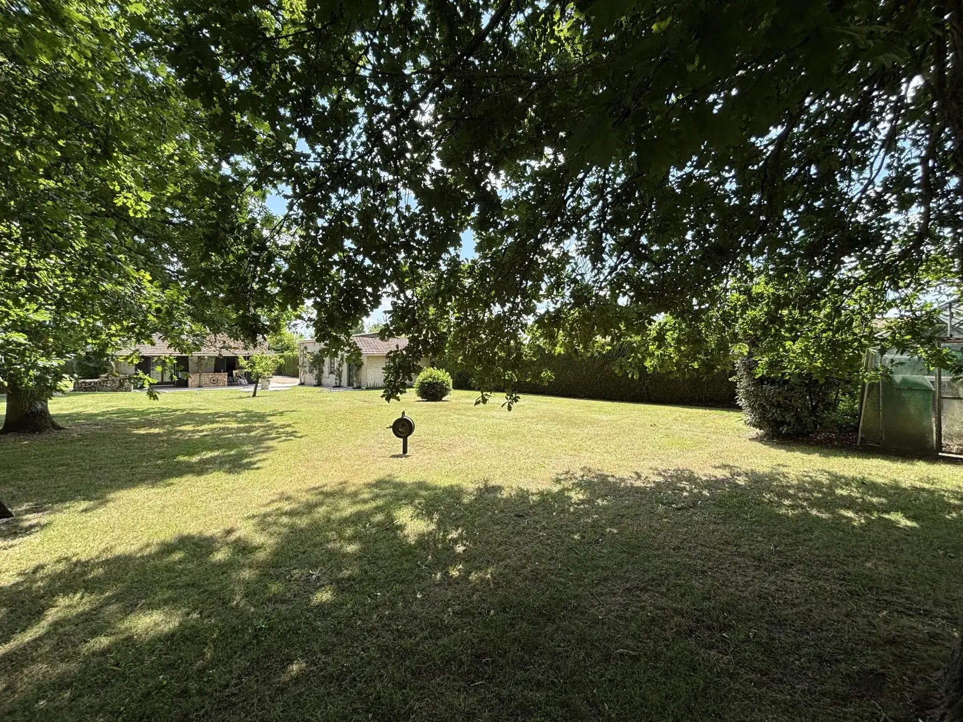 Terrain constructible de 329 m² à Rambouillet, idéal pour projet résidentiel écologique 