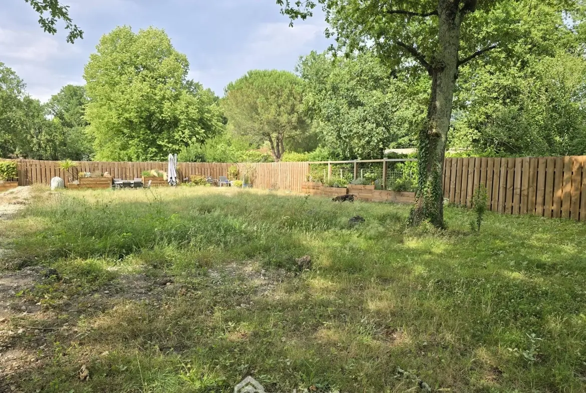 Terrain à bâtir de 956 m² à Arsac, idéal pour votre maison 