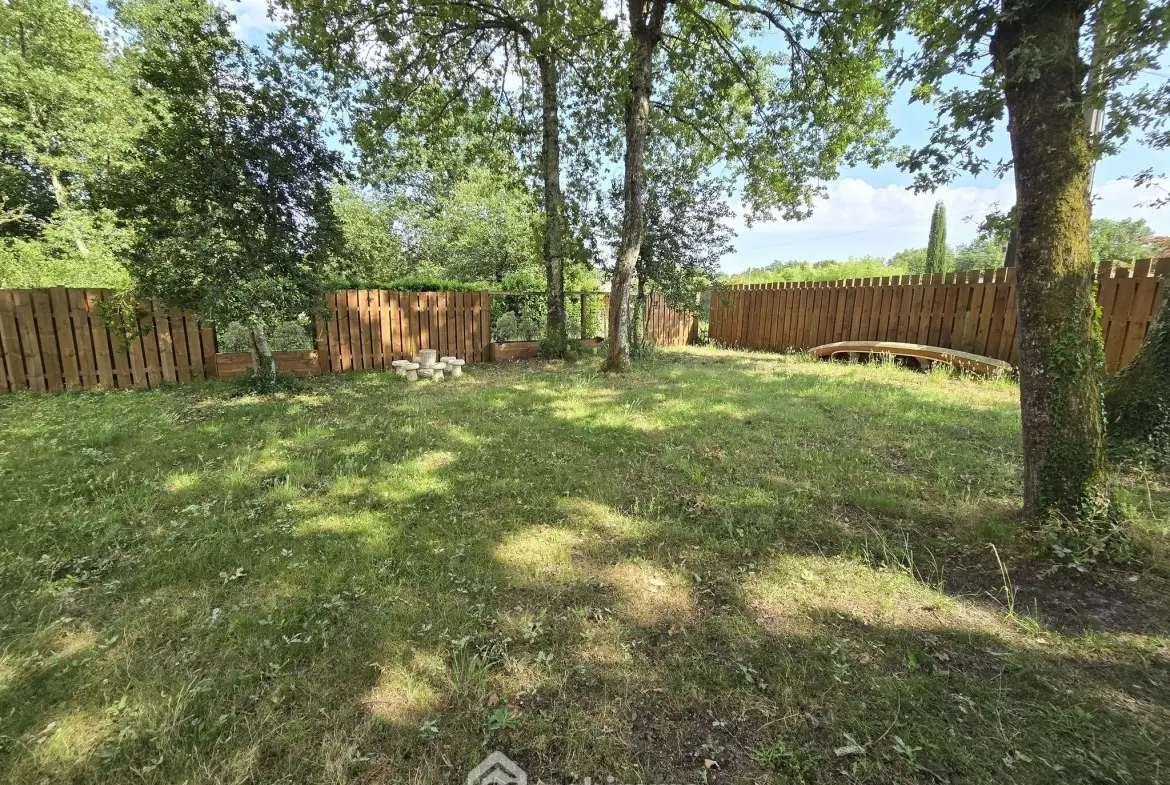 Terrain à bâtir de 956 m² à Arsac, idéal pour votre maison 