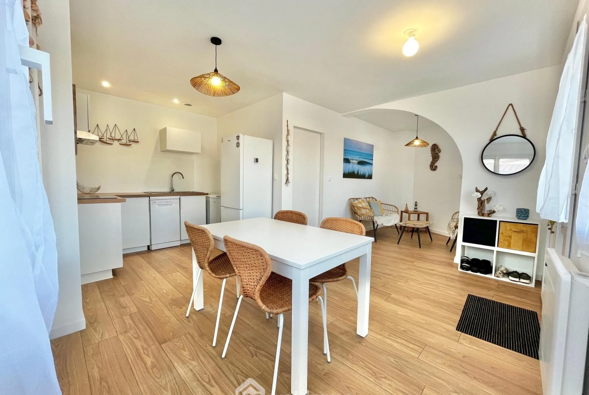 Appartement 2 pièces rénové à Longeville-sur-Mer avec cave, terrasse et parking 