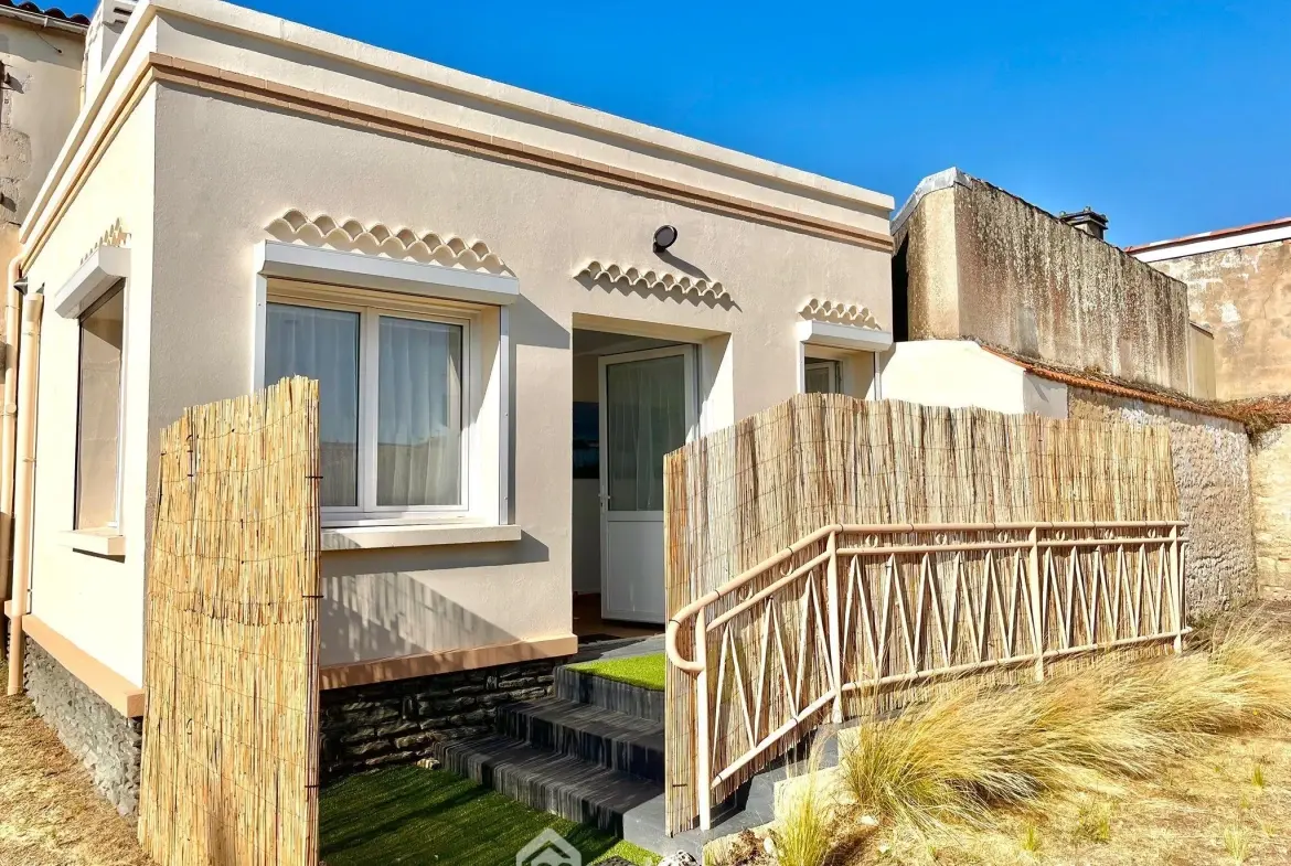 Appartement 2 pièces rénové à Longeville-sur-Mer avec cave, terrasse et parking 