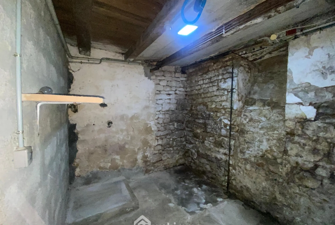 Appartement 2 pièces rénové à Longeville-sur-Mer avec cave, terrasse et parking 