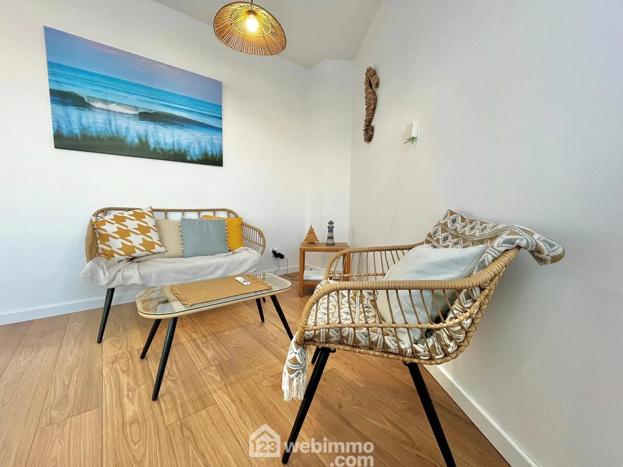 Appartement 2 pièces rénové à Longeville-sur-Mer avec cave, terrasse et parking 