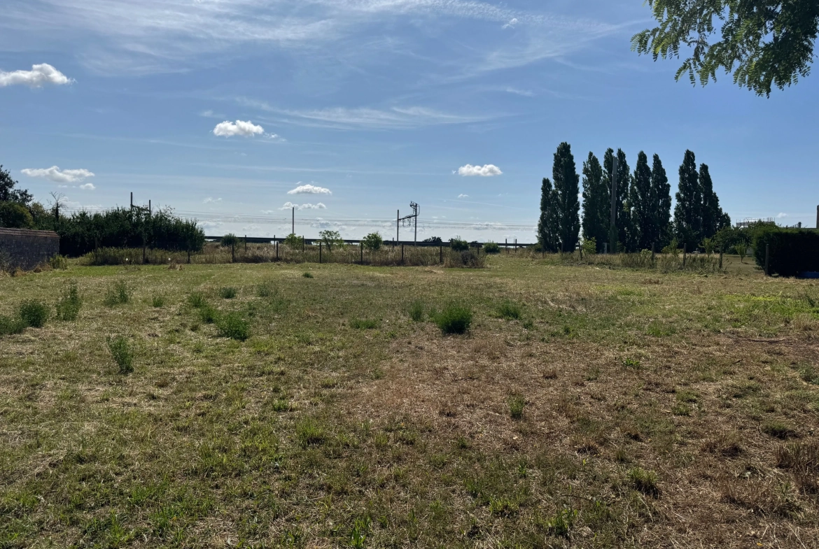 Terrain constructible de 1 160 m² à vendre à Artenay (45410) pour 58 000 € 