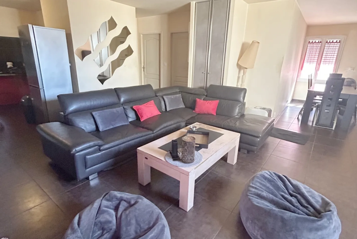 Appartement T3 à vendre à Niort avec terrasse, parking et proche commodités 
