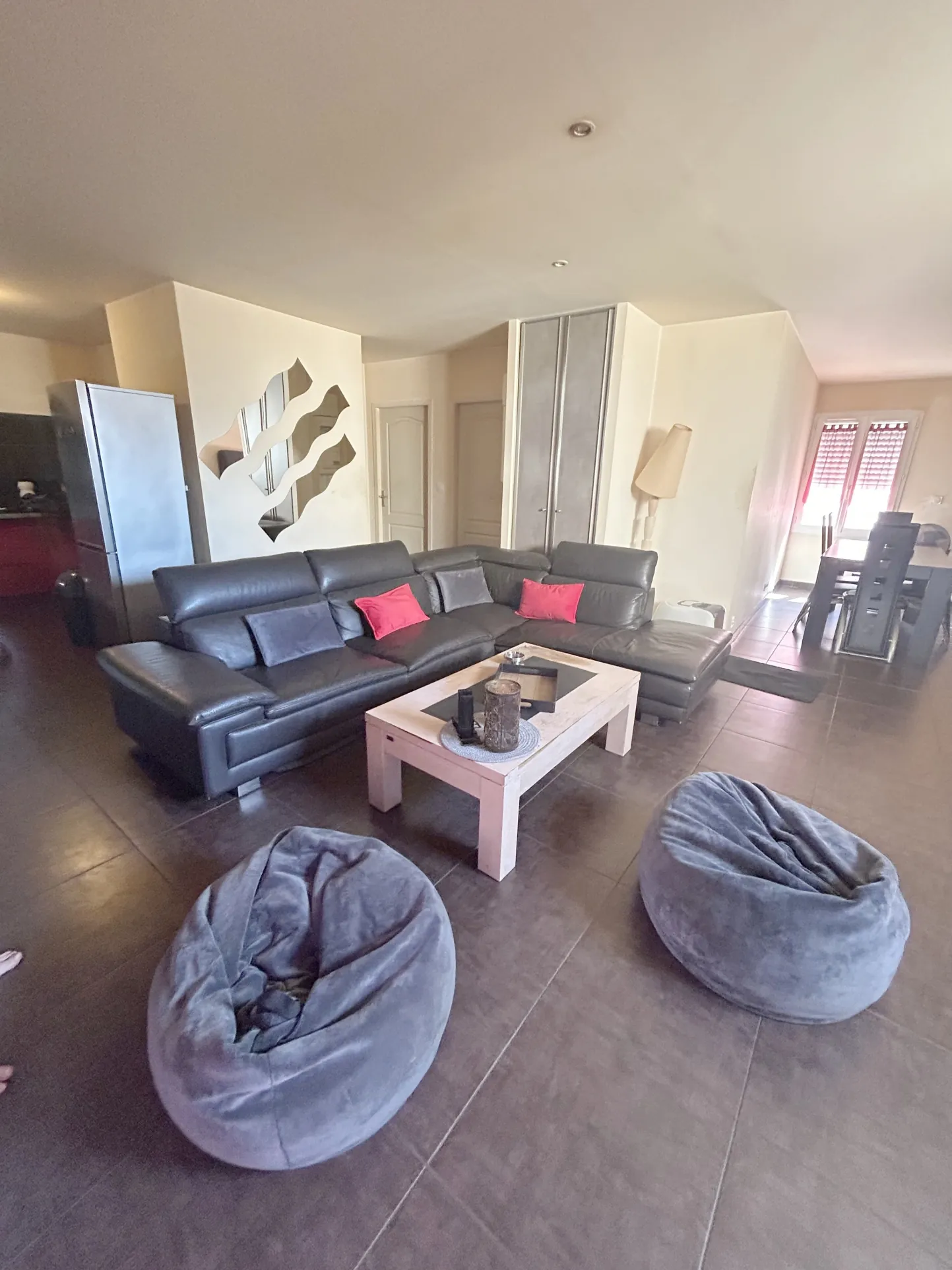 Appartement T3 à vendre à Niort avec terrasse, parking et proche commodités 