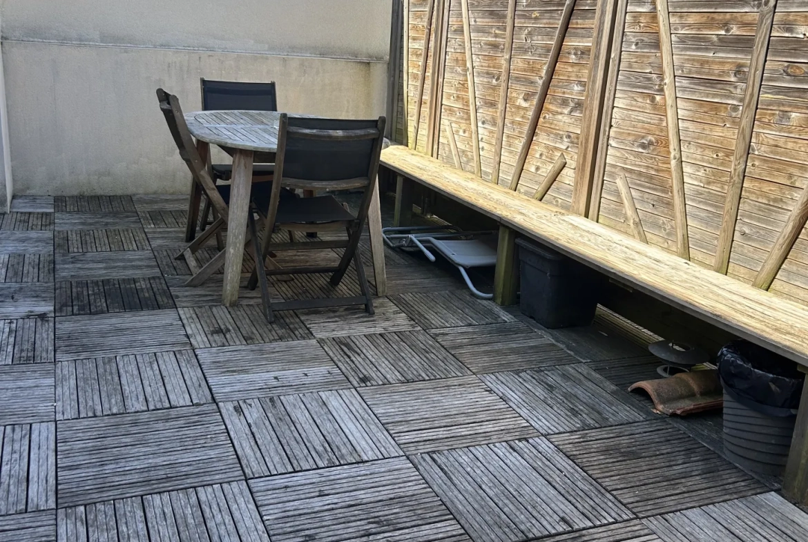 Appartement T3 à vendre à Niort avec terrasse, parking et proche commodités 