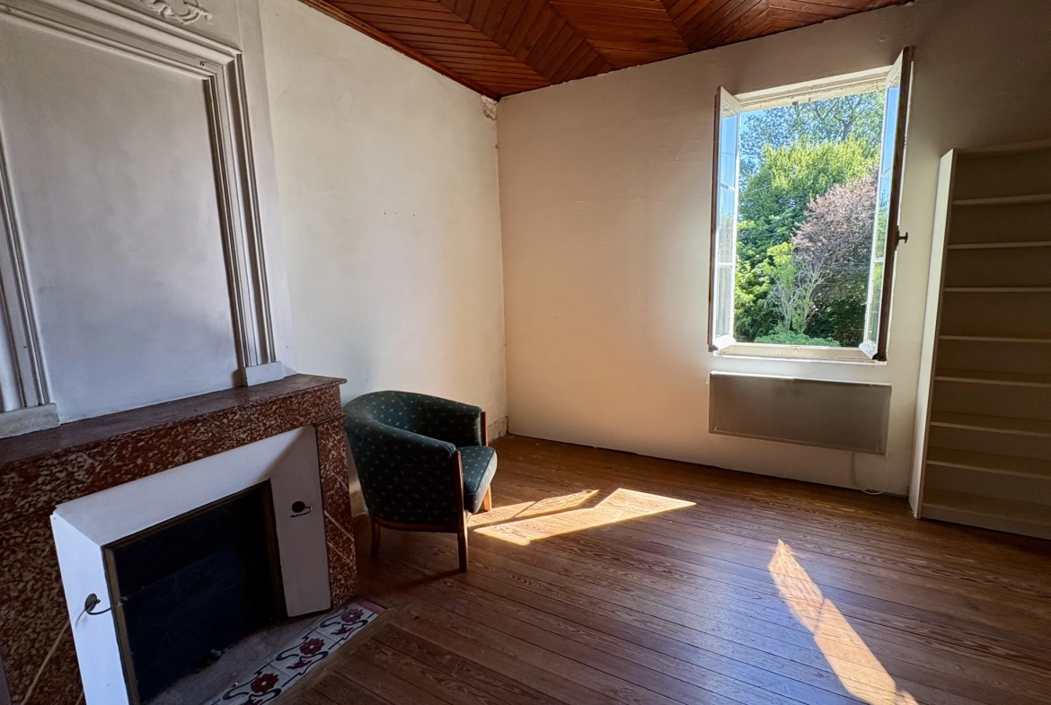 Charmante maison en pierre avec dépendance à Aillas, proche La Réole 