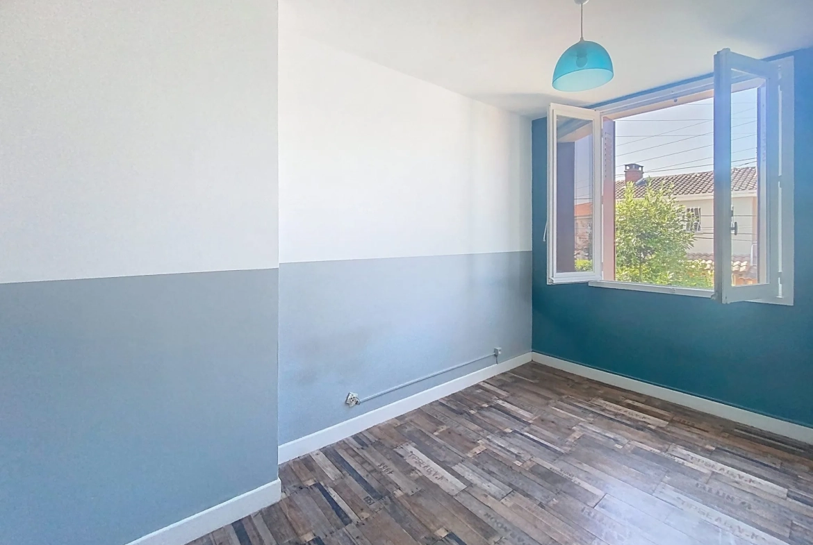 Maison à vendre à Albi de 100 m² avec terrasse et potentiel de rénovation 