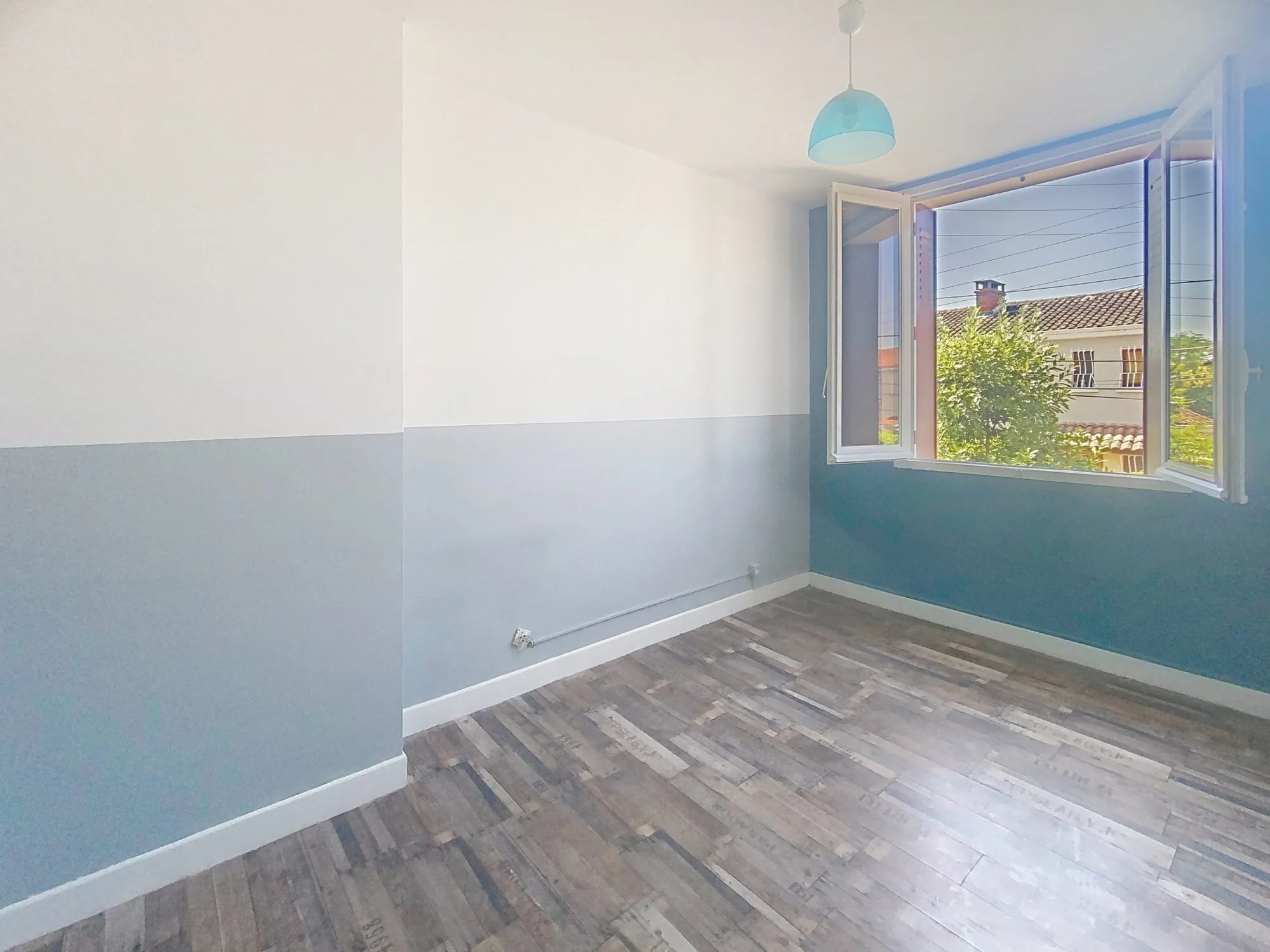Maison à vendre à Albi de 100 m² avec terrasse et potentiel de rénovation 