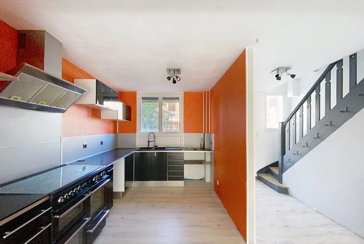 Maison à vendre à Albi de 100 m² avec terrasse et potentiel de rénovation 