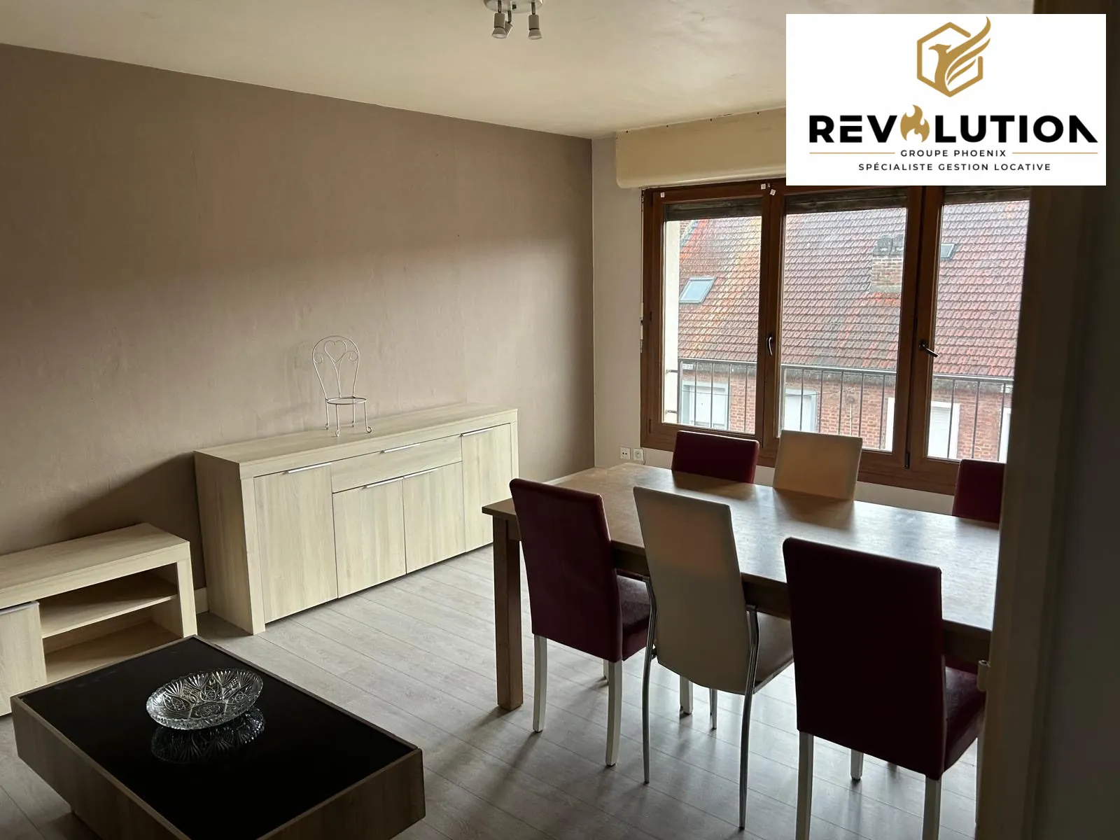 Appartement T2 rénové de 58m² à Cambrai, résidence avec ascenseur et cave, idéal investissement 