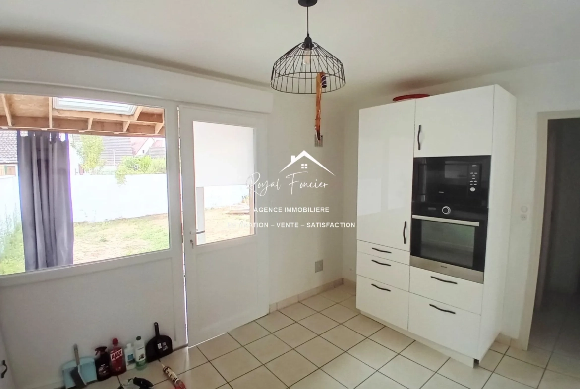 Maison familiale à CHATELLERAULT avec jardin et garage - 98 m² 