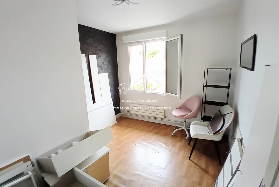 Étage : Chambre 1  Maison familiale à CHATELLERAULT avec jardin et garage - 98 m² 