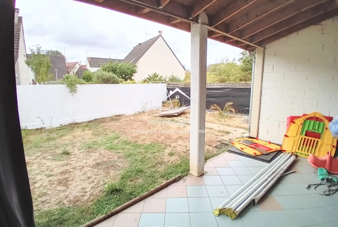 Terrasse couverte  Maison familiale à CHATELLERAULT avec jardin et garage - 98 m² 