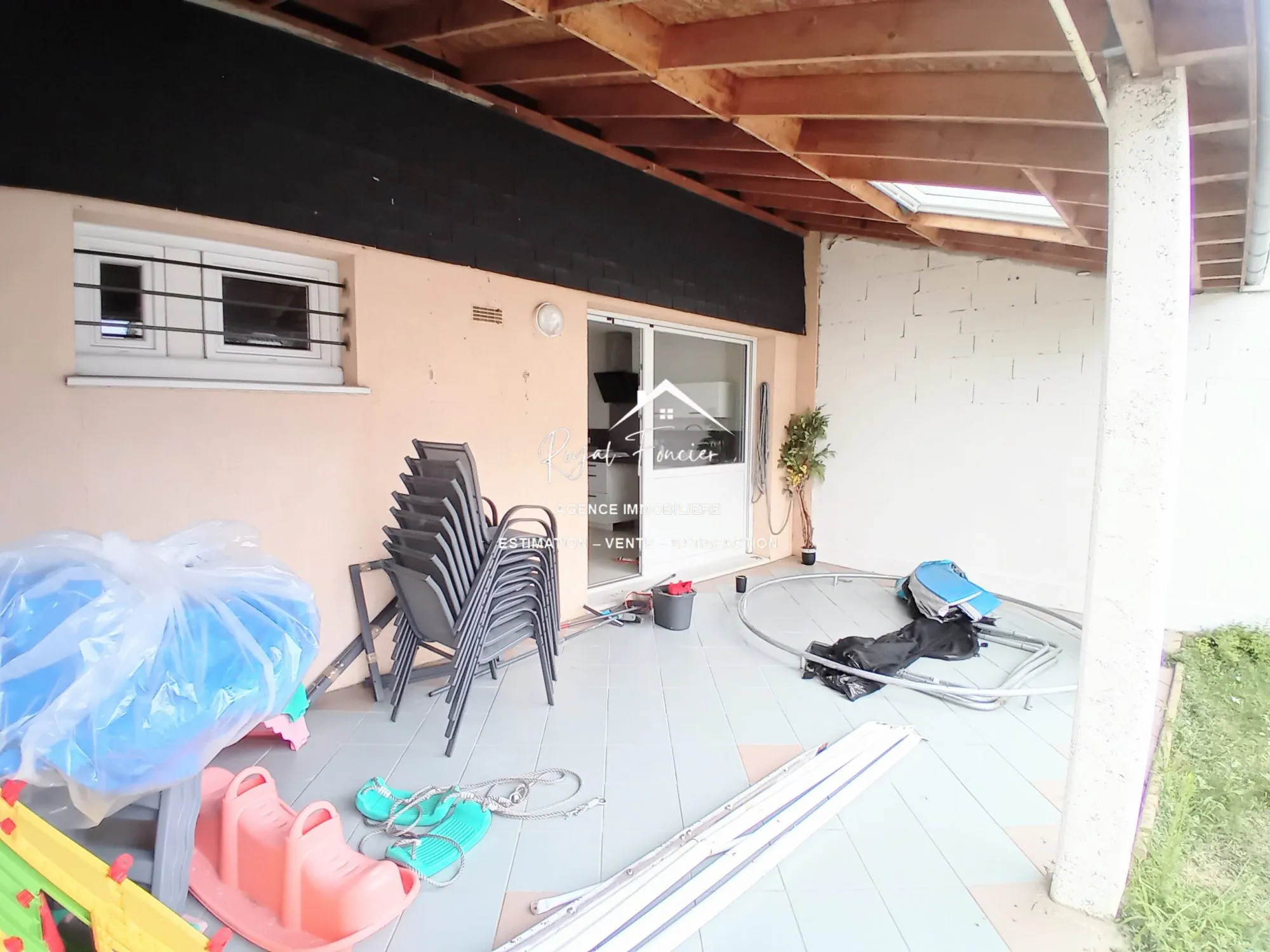 Maison familiale à CHATELLERAULT avec jardin et garage - 98 m² 