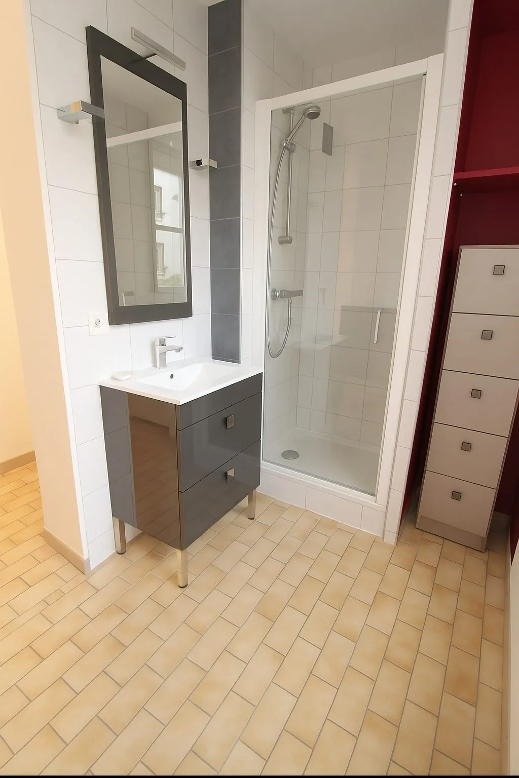 Appartement T2 à Guyancourt de 46 m² avec parking et cave 