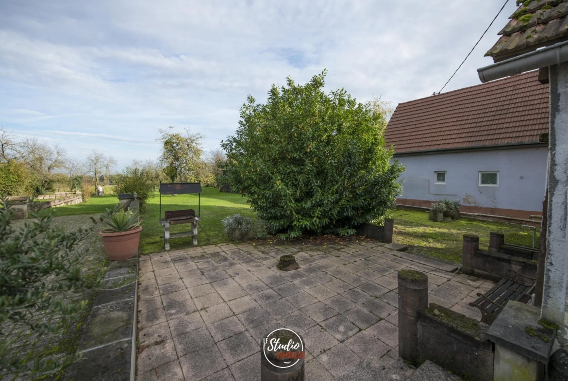 Terrain constructible à Forstheim de 1184 m² au calme en Alsace Nord 